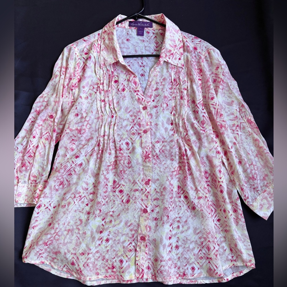 Gloria Vanderbilt Women's Pink Shirt with a geometric pattern and long sleeves